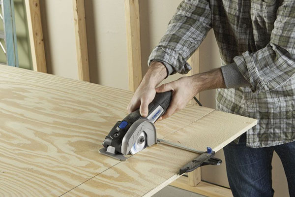 Carpentry services Singapore Cutting